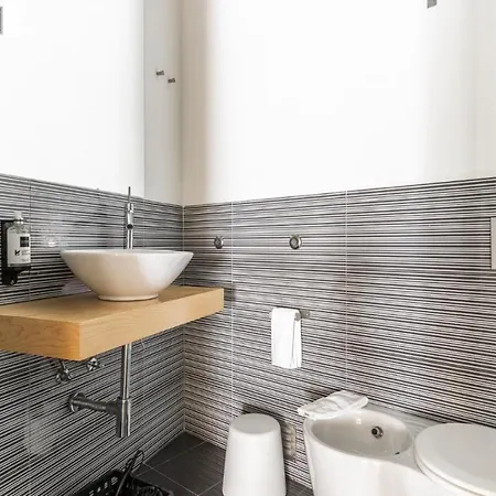 Plum Guide - Majestic Mellow